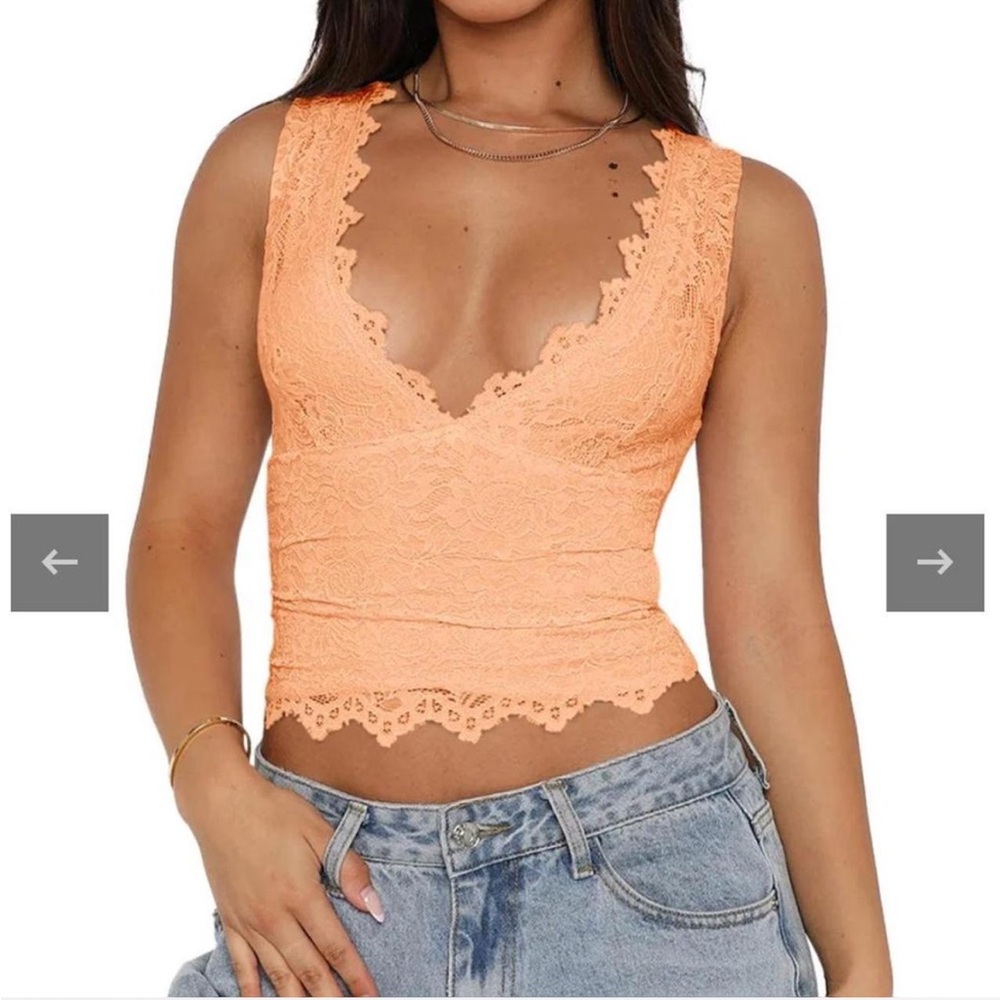 ReoRia Midnight Elegance Lace Y2K V-Neck Lace Crop Top Light Pink - Medium
